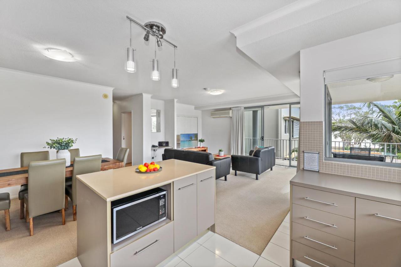 On The Bay Apartments Bongaree Екстериор снимка