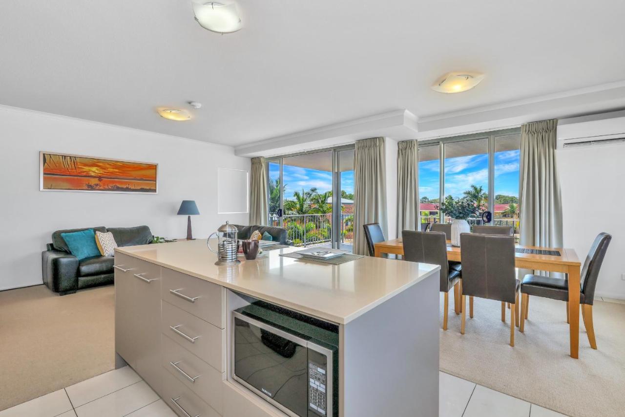 On The Bay Apartments Bongaree Екстериор снимка