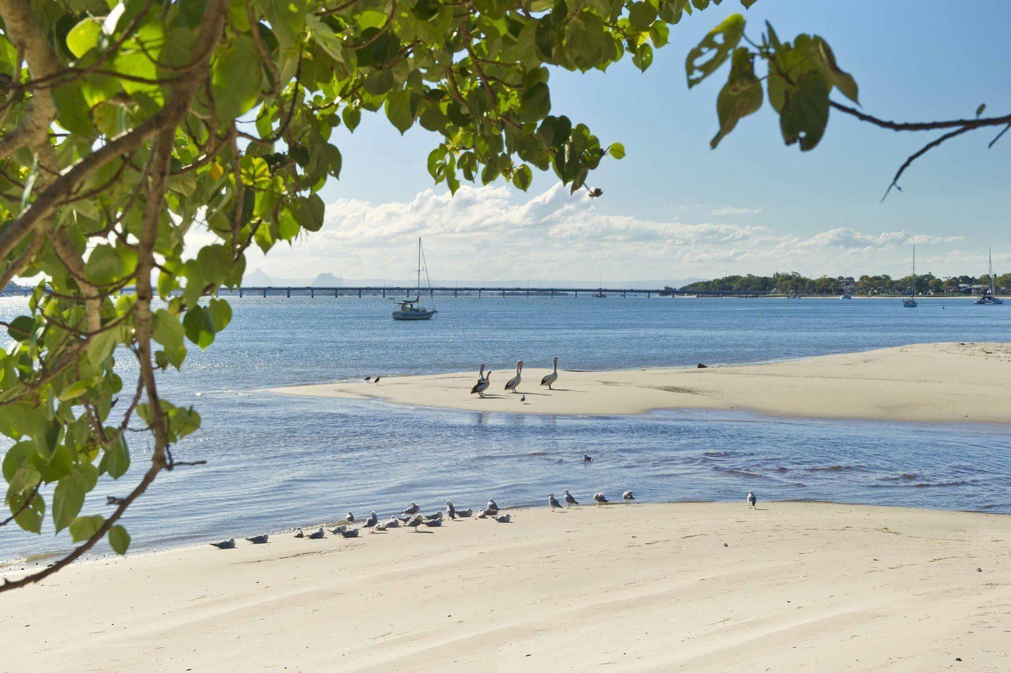 On The Bay Apartments Bongaree Екстериор снимка
